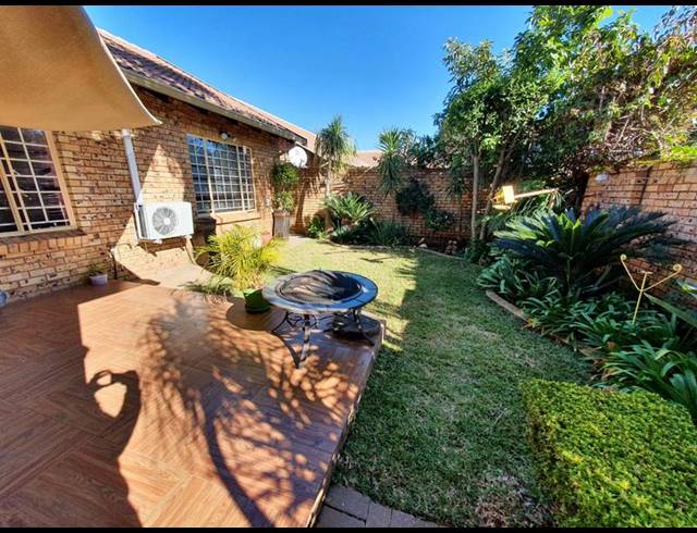 3 BEDROOM TOWNHOUSE FOR SALE IN ANNLIN